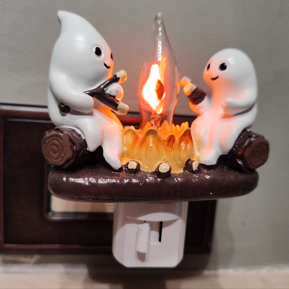 New Ghost Campfire Night Light - Picture 4 of 4